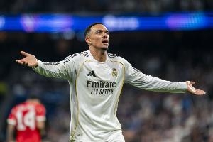 马卡：皇马边后卫位置无人入选本届世界杯名单，这一局面前所未有